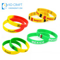 Bracelet en silicone en caoutchouc de coupe du monde d&#39;impression élastique personnalisée en gros bon marché pour l&#39;événement sportif